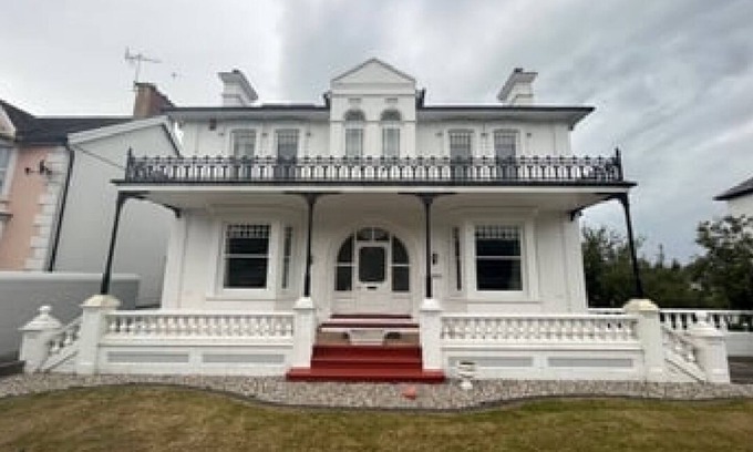 Aberaeron Casa | Guest house full of character, central location. 5 min walk to the beach