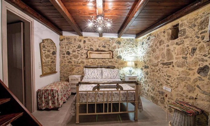 Galipe Casa | Casa vacacional 'Hercules Guesthouse Tis Giagias' con vistas a la montaña y aire acondicionado