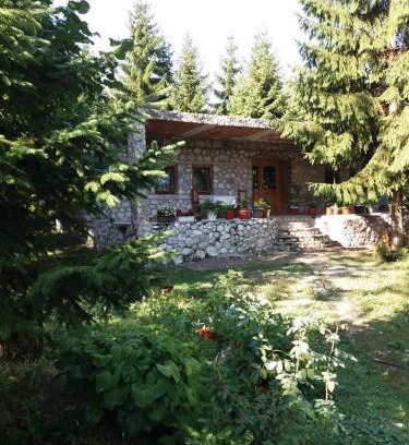 Kukes County Cama Y Desayuno | Guest house Hyrmet Demushi