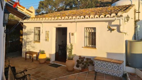 Benamargosa Chalet De Esquí | Guest house in the countryside