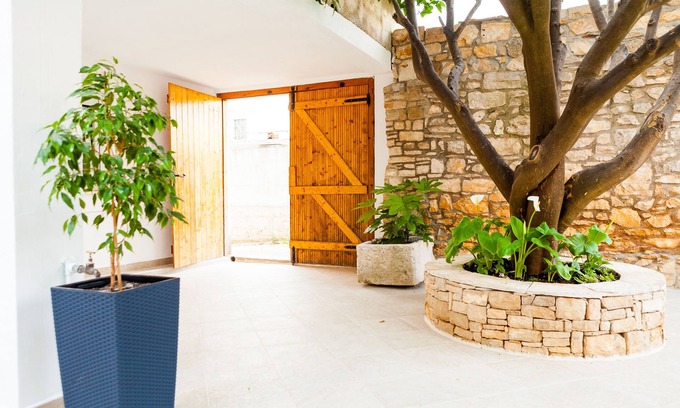 Vela Luka Casa | Guest House Mara