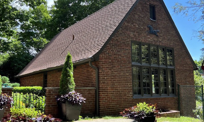 Elmira Cabaña | Guest House on Historic Estate in Upstate New York