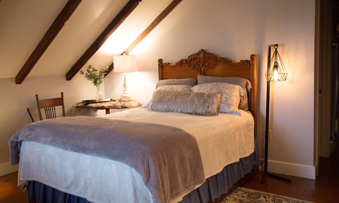East Earl Casa | Guest House on Picturesque Farm near Shady Maple Smorgasbord