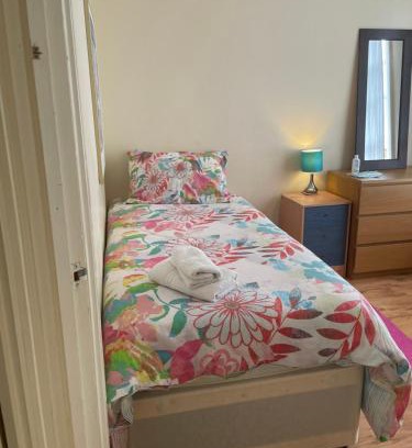 Highbury Casa | Guest House quarto cama box Finsbury Park