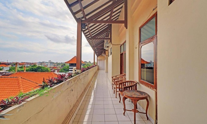Raya Kuta Hotel | Guest House Simalem
