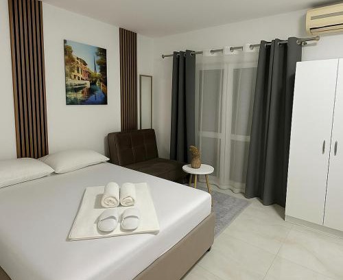 Rana Casa | Guest house, Small beach