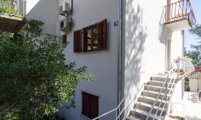 Sobra Casa | Guest House Sobra 38 - Double Room with Garden View 3