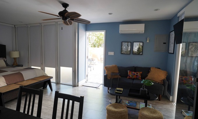 East Little Havana Cabaña | Guest House with AC and WiFi in vibrant Miami