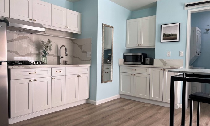 San Marcos Casa | Guest house with kitchen washer dryer in nice neighborhood next to scenic trail