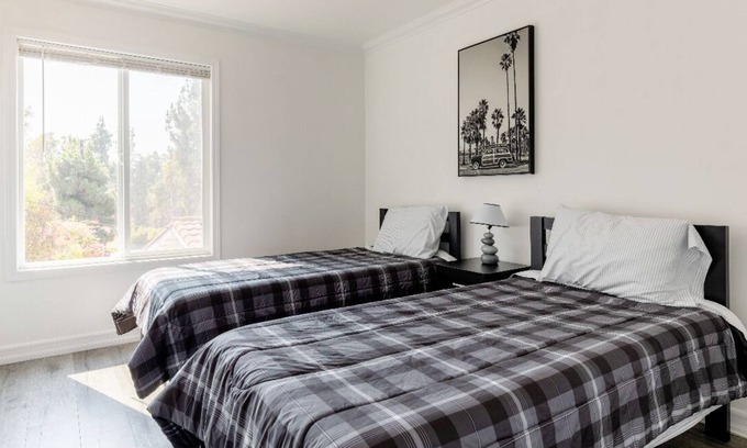 Granada Hills North Apartamento | Guest house with private patio