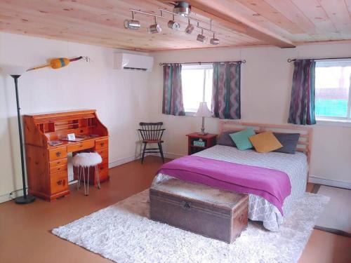 Valley Street Apartamento | Guest Space on the Portland Peninsula