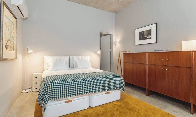 Lordelo do Ouro e Massarelos Casa | Guest Suite in Porto. The best of a hotel in a private home!