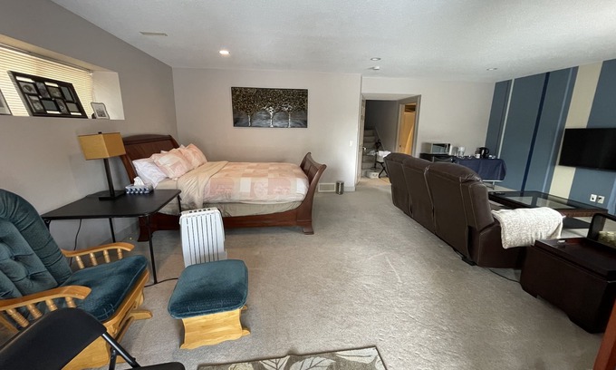 Royal Oak Casa | Guest suite with private entrance at NW Calgary