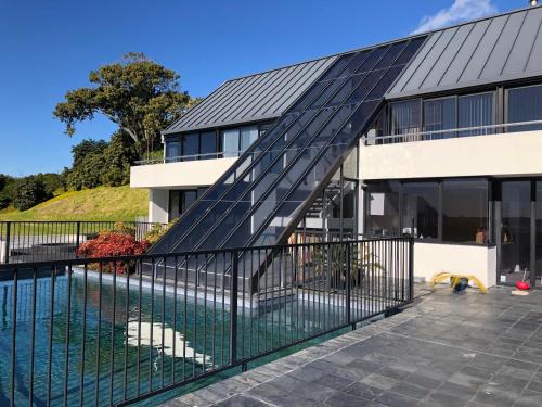 Tauranga Casa | Guest Suite with Sea Views and Thermally Heated Hot Tub