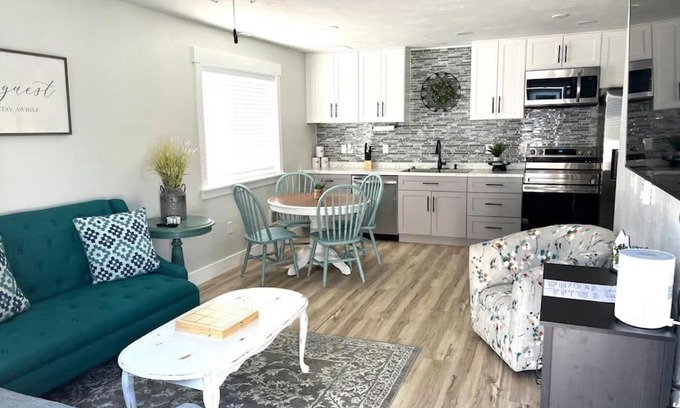 Idaho Falls Apartamento | Guest Suites 1996 #4- Relaxing 1 bedroom 1 bath Suite