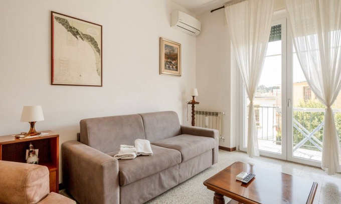 Le Grazie Apartamento | GuestHost - A Calanca - Comfy Le Grazie Apartment