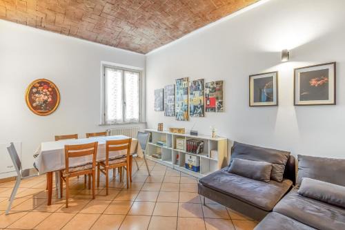 Old Town Apartamento | GuestHost - Cozy Flat X4 in a Historic Silk Mill