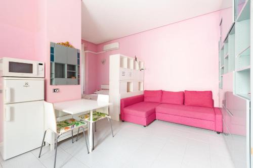 Isola Apartamento | GuestHost - Isola Cosy Pink Studio Apt