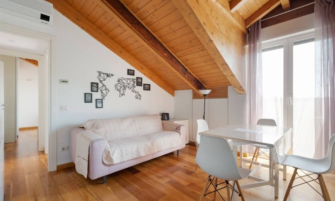 Lambrate Apartamento | GuestHost- Milano Lambrate Cosy Balcony Apartment