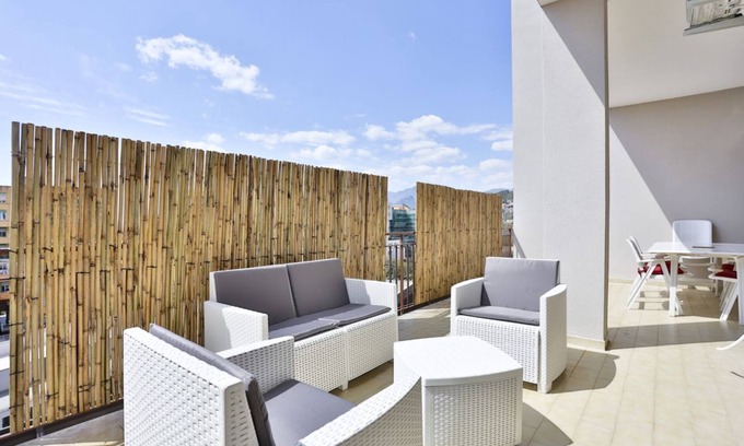 Salerno Apartamento | GuestHost - Surya Grand Apartment with Terraces