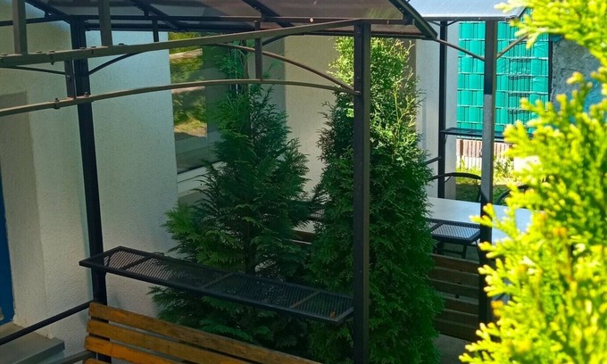 Tassdorf Casa | Guesthouse Rand Berlin-*Sonnenblume* for 3 adults or 2 adults + 2 children up to 12 years.
