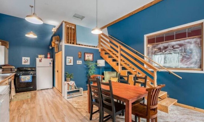 Gatewood Cabaña | Guesthouse 1/4mi to Lowman Beach! Outdoor patio and firepit, wood fireplace