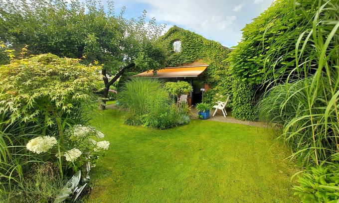 Region Hannover District Casa | Guesthouse Burgdorf Well-kept vacation home with a beautiful garden in a central location