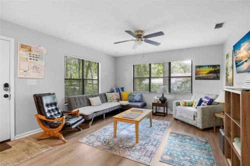 High Springs Casa | Guesthouse in High Springs! Walk to Downtown, Close to Springs!