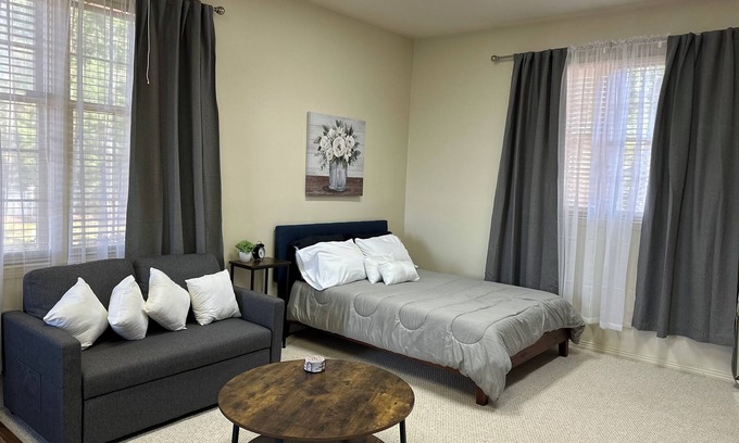 Little Rock Apartamento | Guesthouse in the ❤️ west LR