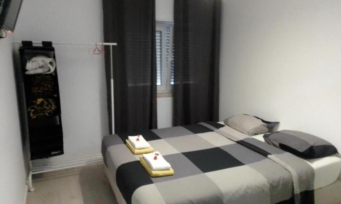 Corroios Casa | GuestHouse Marialva Park
