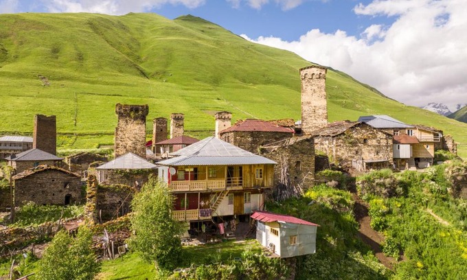 Ushguli Casa | GuestHouse NaSHGOBI