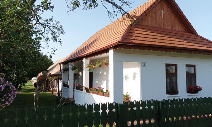 Kosihy nad Iplom Apartamento | Guesthouse Tulipán Vendégház