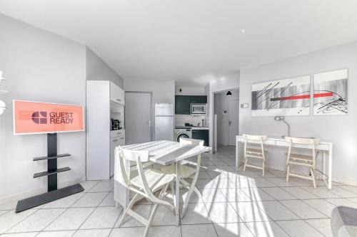 Yves Farge - Le Fleuve Apartamento | GuestReady - Comfort & Charm in Lyon’s Heart