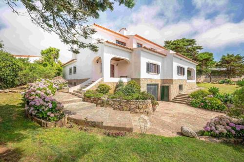 Azoia Apartamento | GuestReady - Scenic Getaway in Colares