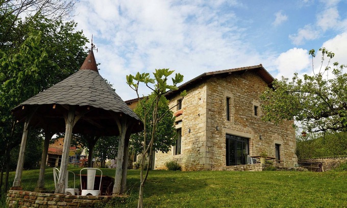 Verjon Cama Y Desayuno | Guestroom in an ancient barn