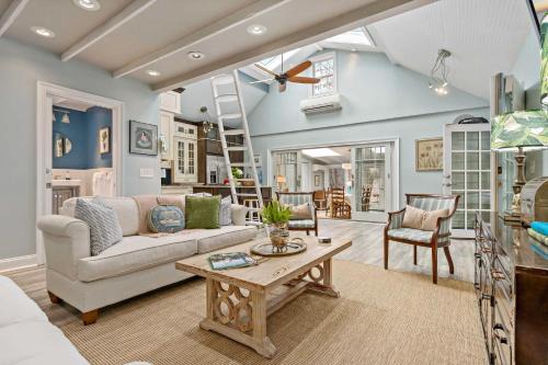 Guilford Casa | Guilford Carriage House at Granite Lodge!