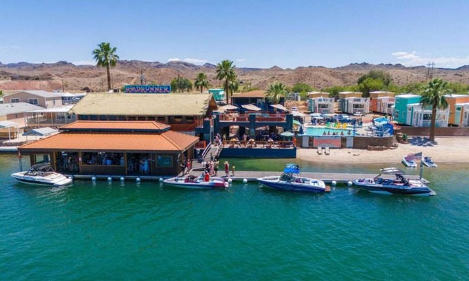 Parker Strip Casa | Guitars & Tiki Bars, Roadrunner Resort