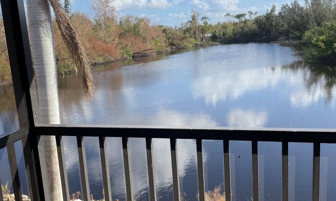 Bokeelia Condominio | Gulf Access Lake View Bokeelia Condo with Boat Slip.