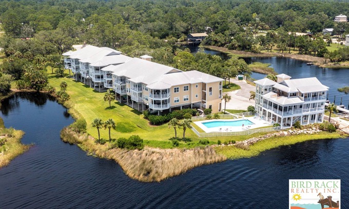 Steinhatchee Condominio | Con vistas al Golfo de México! Gulf Breeze Condo # 201- rampa privada y Slip!