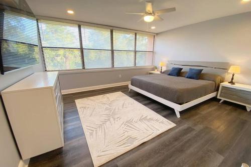 Pensacola Apartamento | Gulf Breeze Condo w Pool Access!