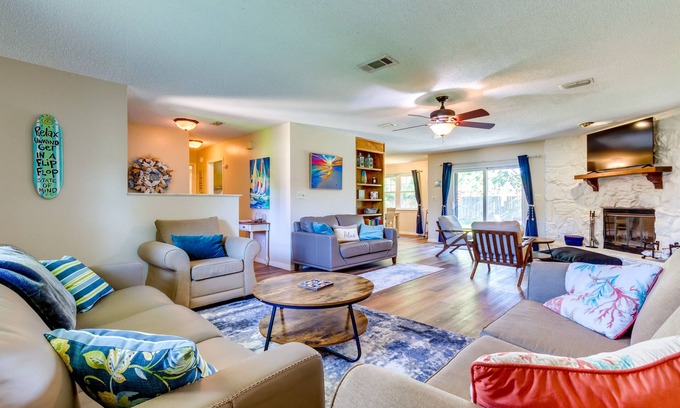 Gulf Breeze Casa | Gulf Breeze Oasis w/ Patio, Grill & Beach Chairs