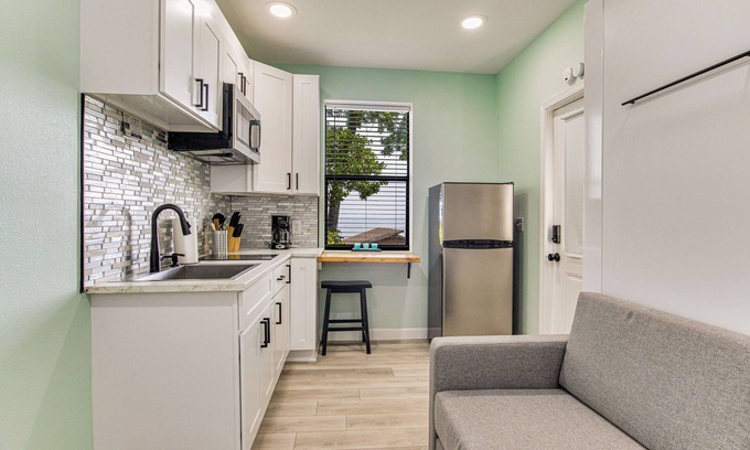 Gulf Breeze Casa | Gulf Breeze Studio Bayfront Hideaway Sleeps 2