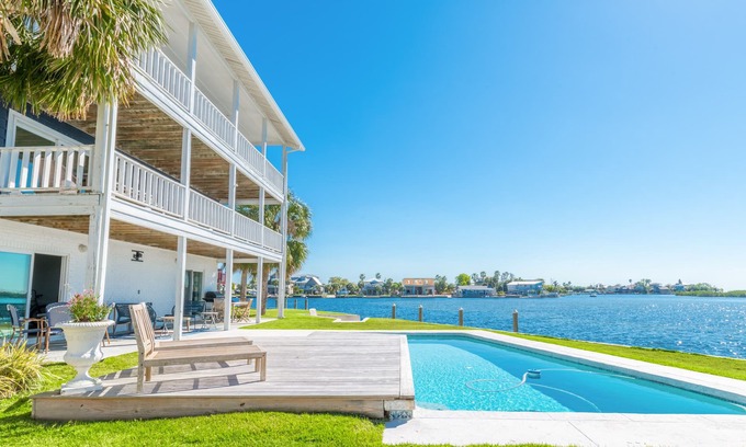 Spring Hill Casa | Gulf Front Home con impresionantes vistas! ¡La escapada perfecta!