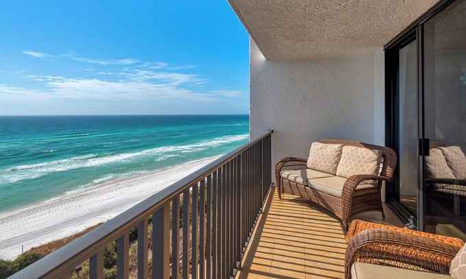 Seagrove Beach Condominio | Gulf Front One Seagrove Place - 6th Floor Views; Pool + Fitness Center