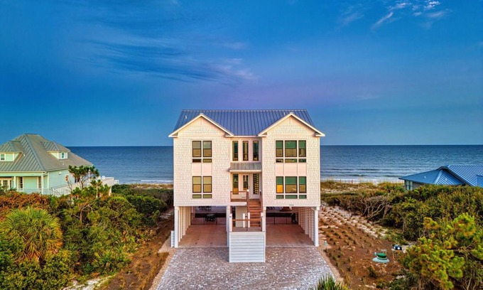 Treasure Beach Village Casa | Gulf Front, Private Pool, 5 BR Sleeps 14 Custom Built Home