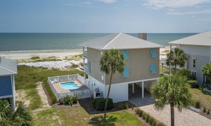 Port St. Joe Casa | Gulf-front, private pool, pets welcome!