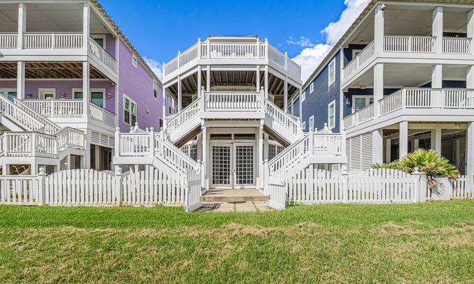 Beachside Village Casa | Gulf-view home with three balconies - walk to beach - central AC & private W/D