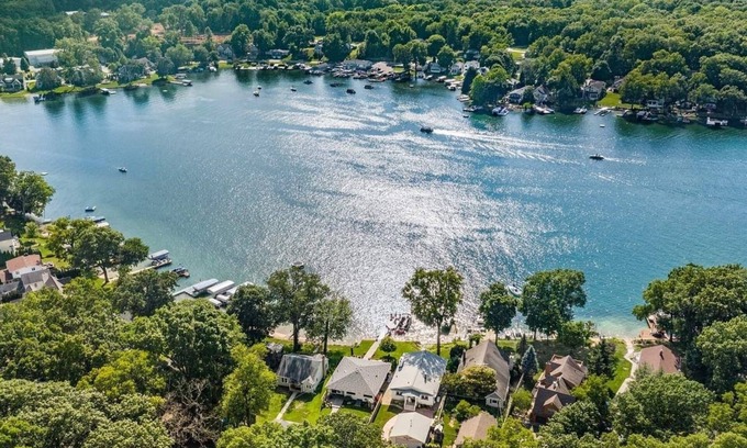 Augusta Casa | Gull Lake Waterfront