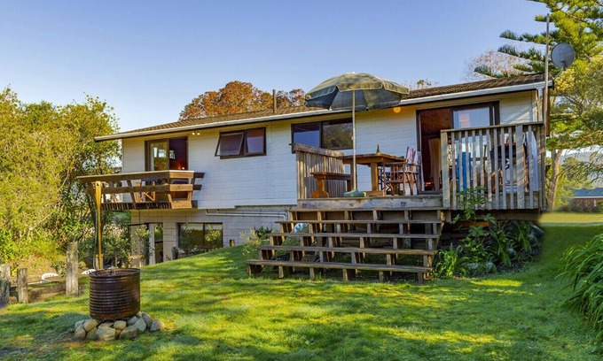Pauanui Cabaña | Gumhill Escape - Pauanui Holiday Home
