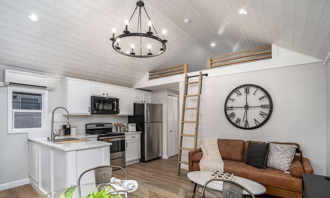 Shelbyville Casa | Gun Lakes Mindful Stay
